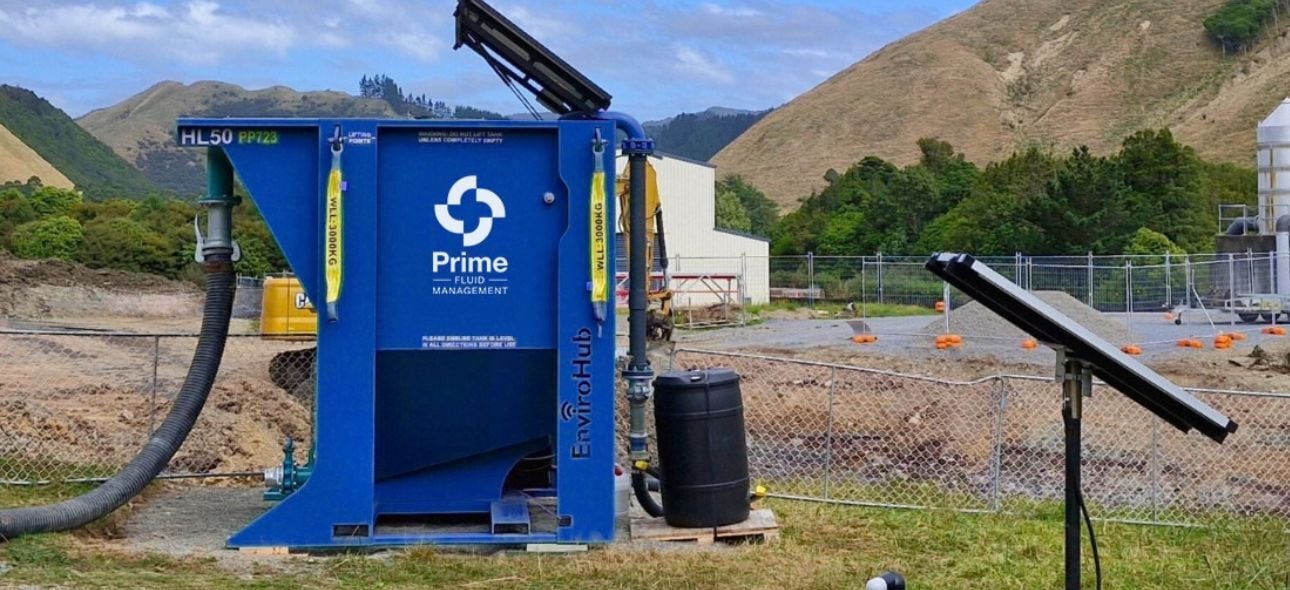 Prime HL50 lamella clarifier installed at a work site with connected hoses and solar panel